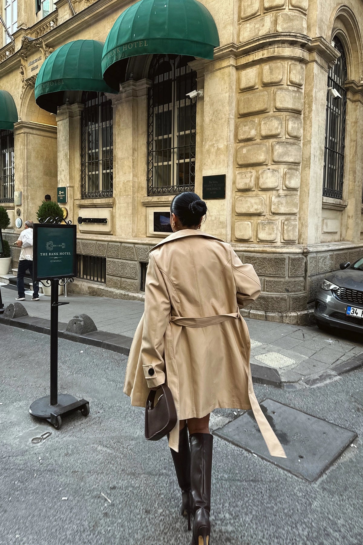 De Parijse Charm Cream Lapel Trench 