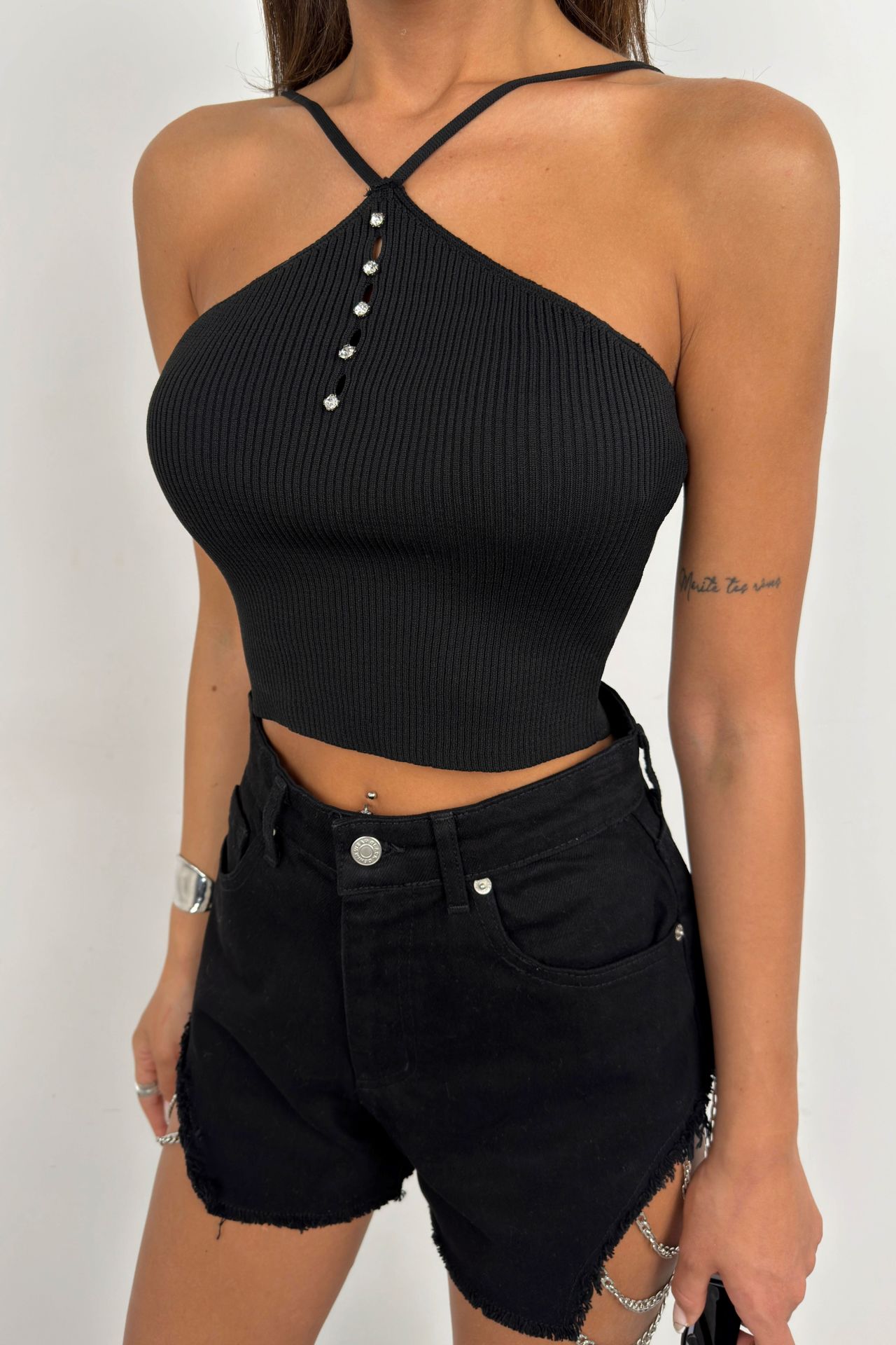 Zwarte croptop met stenen details